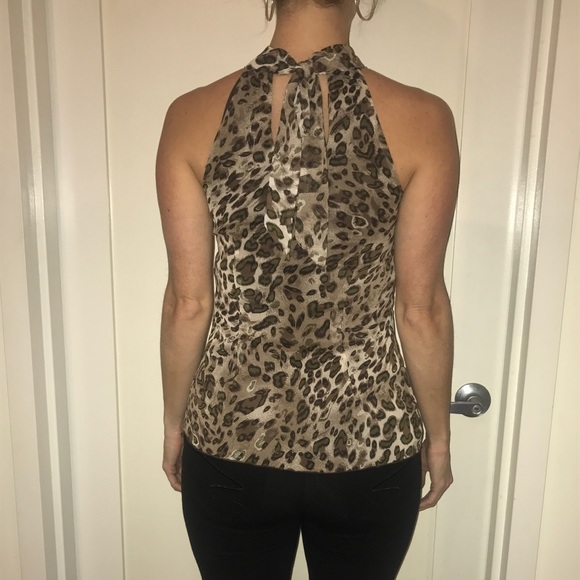 B. WEAR LEOPARD RUFFLED TIE NECK SLEEVELESS TOP - Picture 3 of 5